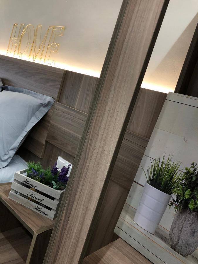 Ronda By Lixloft En El Centro Historico Y Cerca De La Plaza Mayor Salamanca Kültér fotó